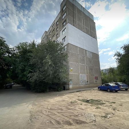 Apartamento Daily short term flat Uralsk Exterior foto