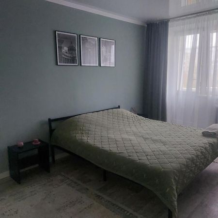 Apartamento Daily short term flat Uralsk Exterior foto