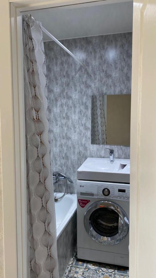 Apartamento Daily short term flat Uralsk Exterior foto